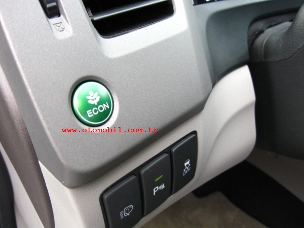 Yeni_Honda_Civic_Sedan_otomatik_2012-6.jpg