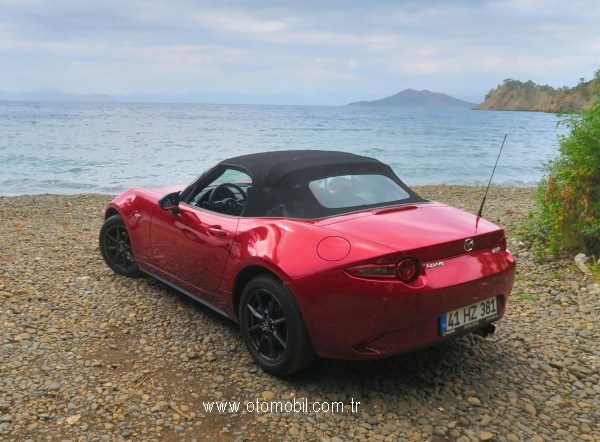 Yeni Mazda  MX 5  1 5 test s r   Otomobil