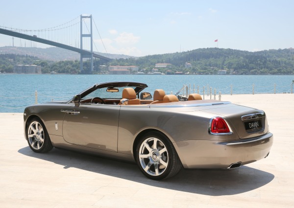 Rolls-Royce_Dawn_istanbul