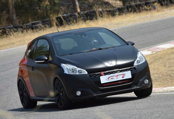 yeni_Peugeot_208_GTi_by_Peugeot Sport