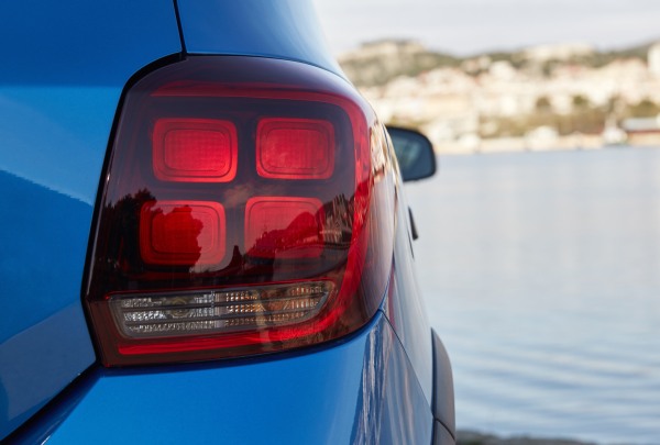 yeni_dacia_sandero_stepway_2017_stop_lambasi